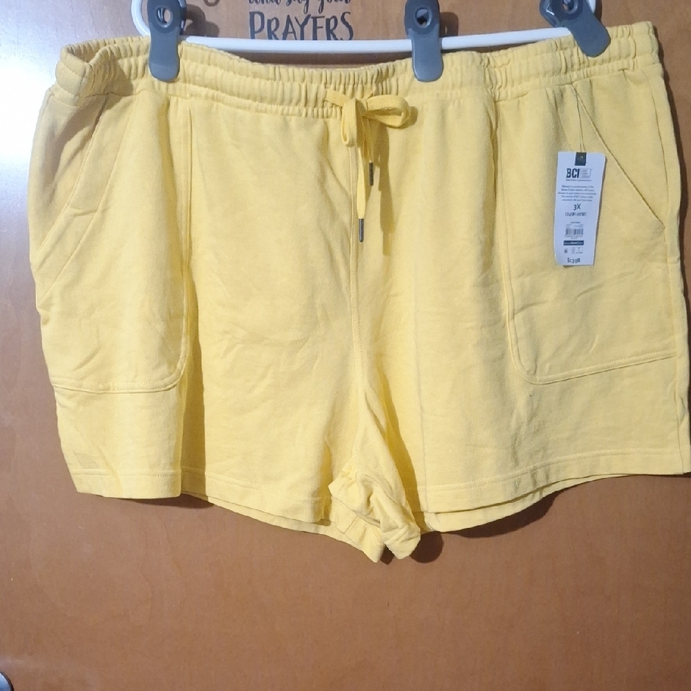 Yellow Athletic Shorts with Elastic Waistband and Lightweight Fabric